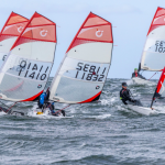 Spannende Positionskämpfe an der Luvtonne bei der O'pen Skiff Euro Challenge. Foto: Pepe Hartmann